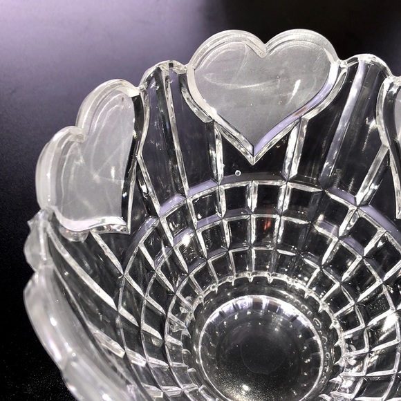 NEW LISTING! 1986 Vintage FTDA Lead Crystal Heart Vase Candy Dish - Picture 2 of 10